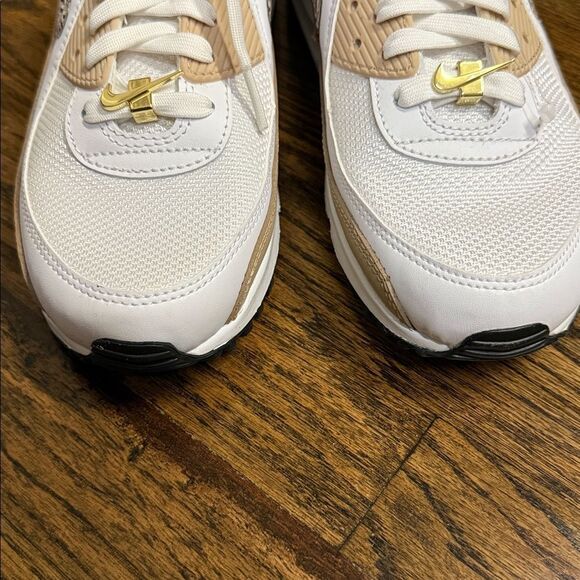 Nike Air Max 90 sneakers in white & brown
NWOT - Picture 7 of 11